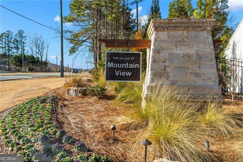 527 Margaret LN Woodstock, GA 30188