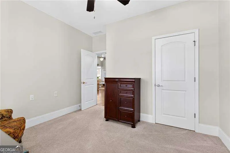 527 Margaret LN Woodstock, GA 30188