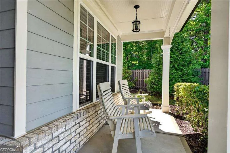 527 Margaret LN Woodstock, GA 30188