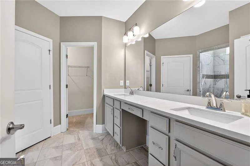 527 Margaret LN Woodstock, GA 30188