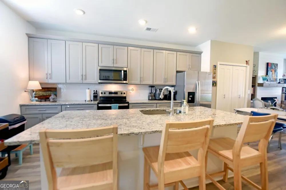 25 Grove LOOP Blue Ridge, GA 30513