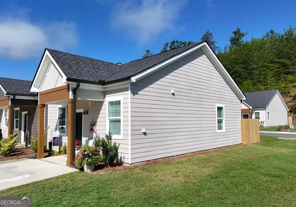 25 Grove LOOP Blue Ridge, GA 30513