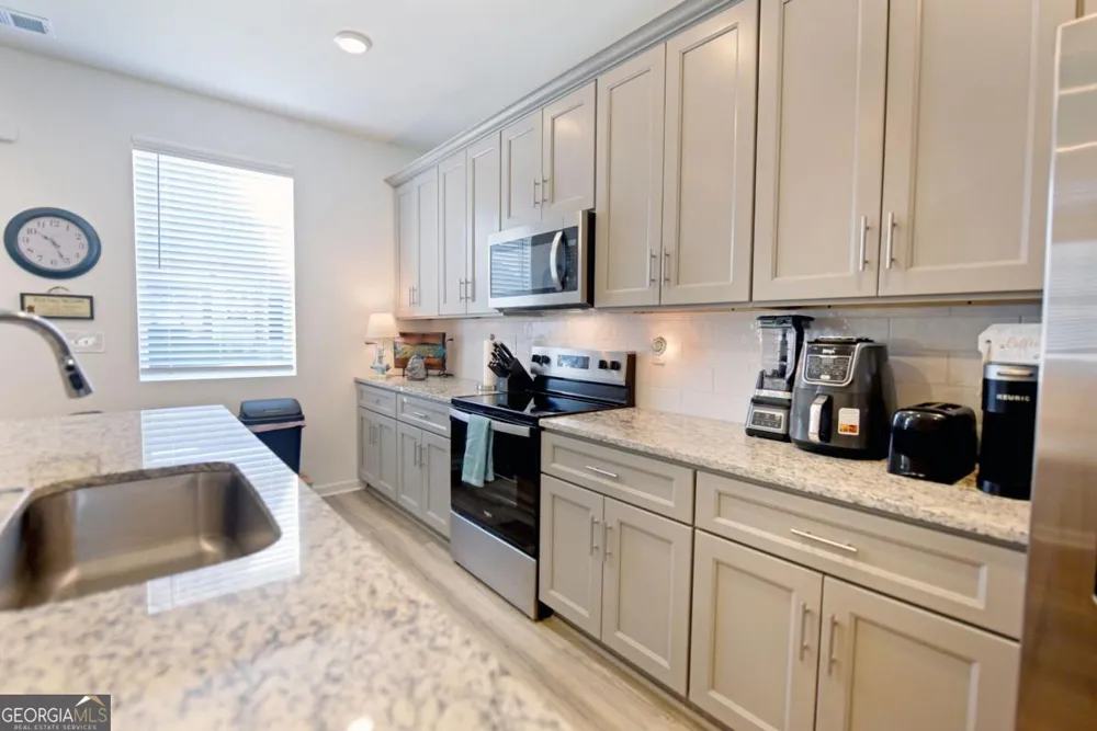 25 Grove LOOP Blue Ridge, GA 30513