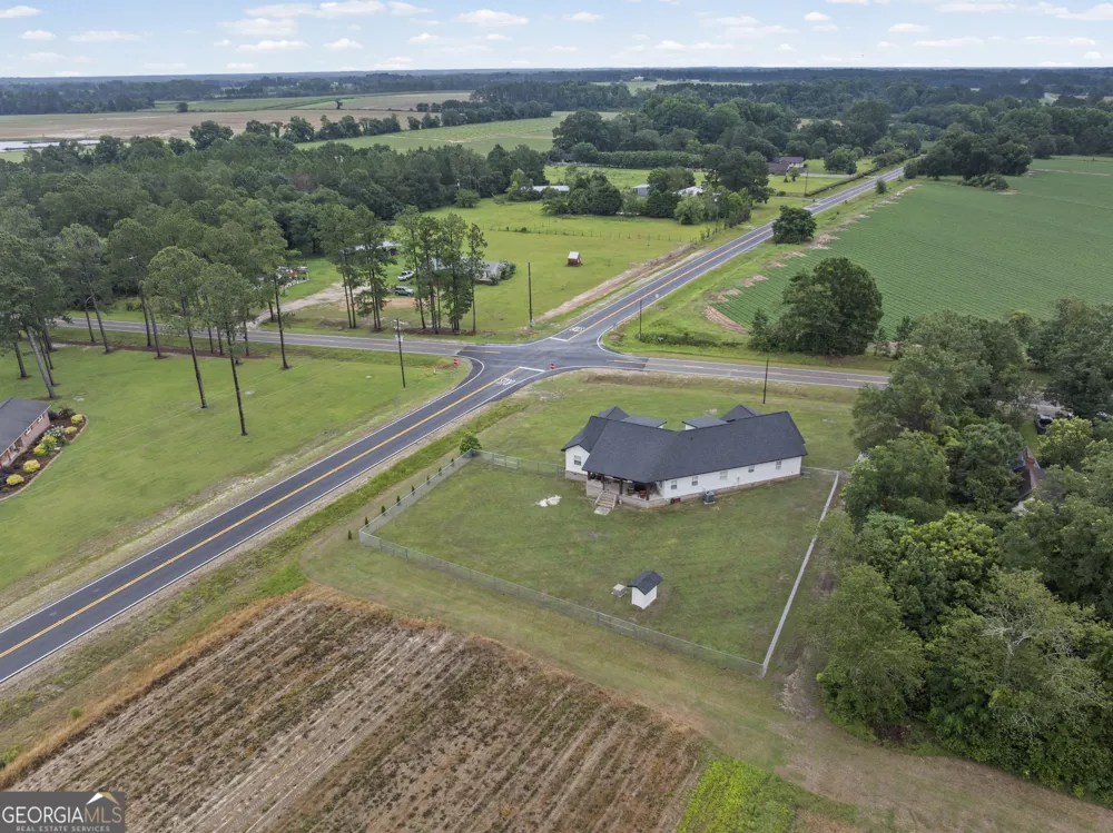 423 Cromer RD Tifton, GA 31793