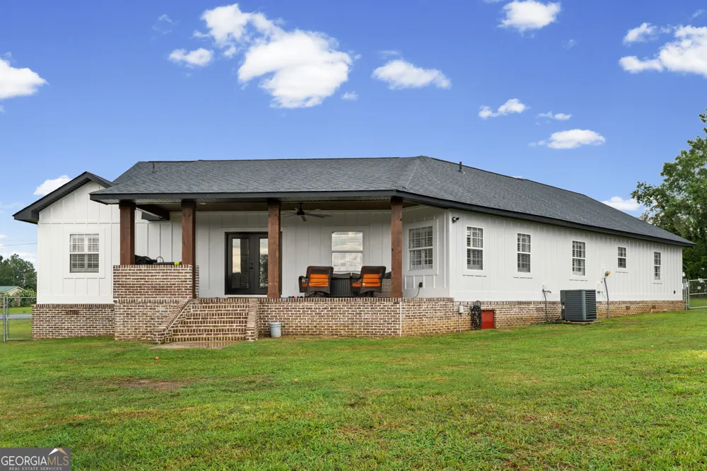 423 Cromer RD Tifton, GA 31793