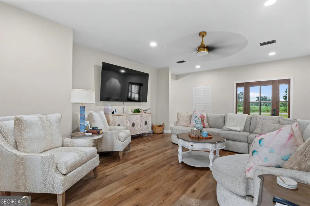 423 Cromer RD Tifton, GA 31793
