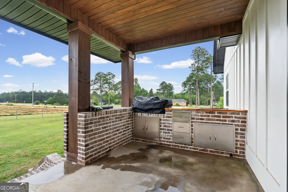 423 Cromer RD Tifton, GA 31793