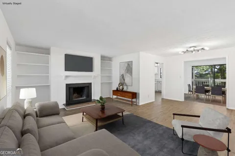 106 Cedar CT SE