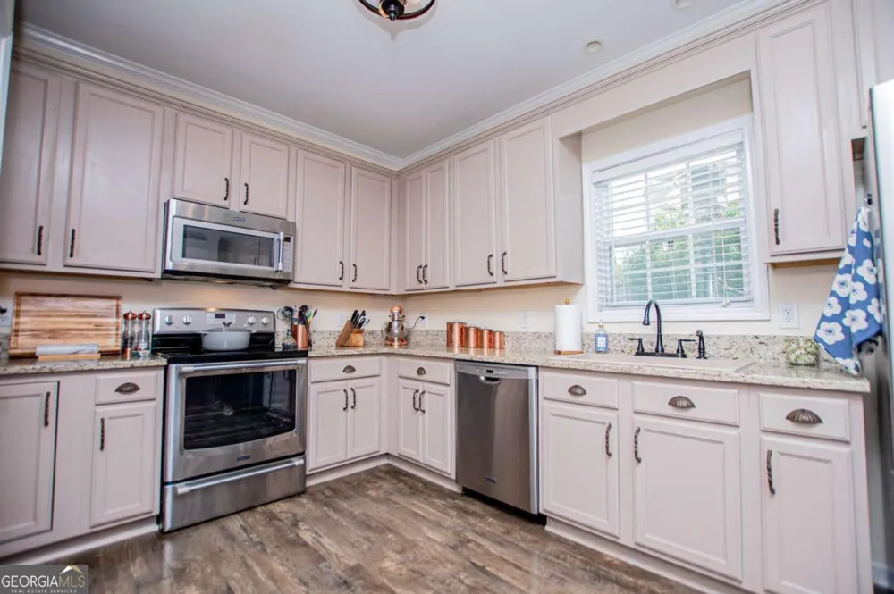 105 Meadow Side CT Carrollton, GA 30116