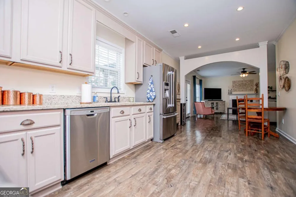 105 Meadow Side CT Carrollton, GA 30116