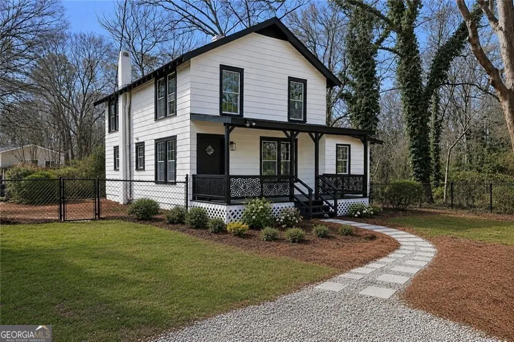 5121 Central DR Stone Mountain, GA 30083