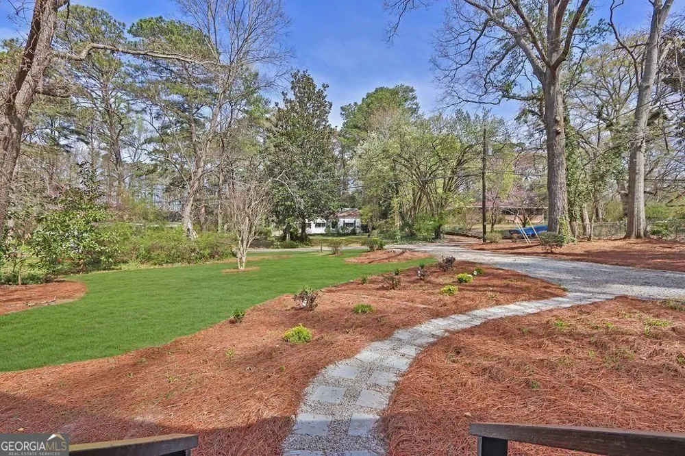 5121 Central DR Stone Mountain, GA 30083