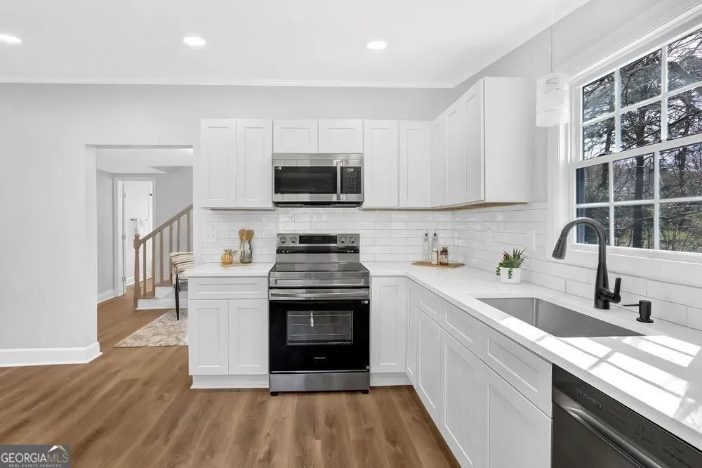5121 Central DR Stone Mountain, GA 30083