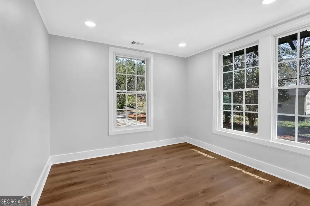 5121 Central DR Stone Mountain, GA 30083