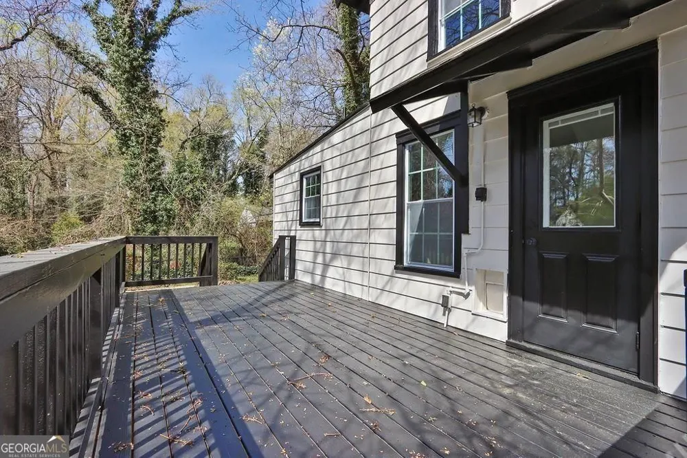5121 Central DR Stone Mountain, GA 30083