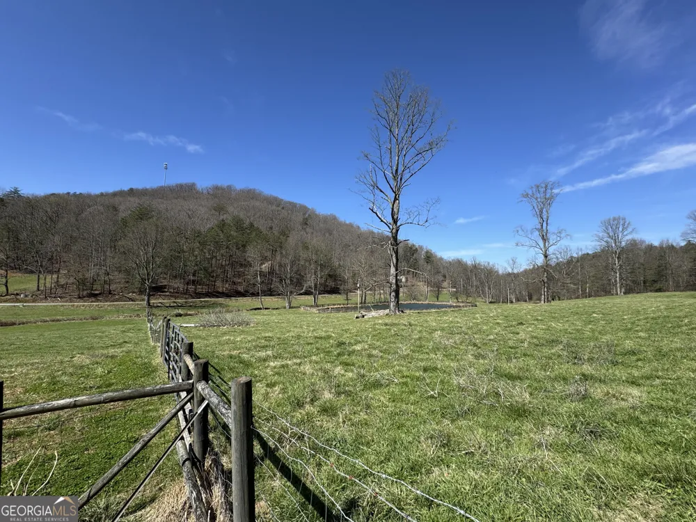 137 Blue Spruce DR Blairsville, GA 30512