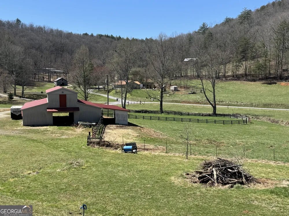137 Blue Spruce DR Blairsville, GA 30512