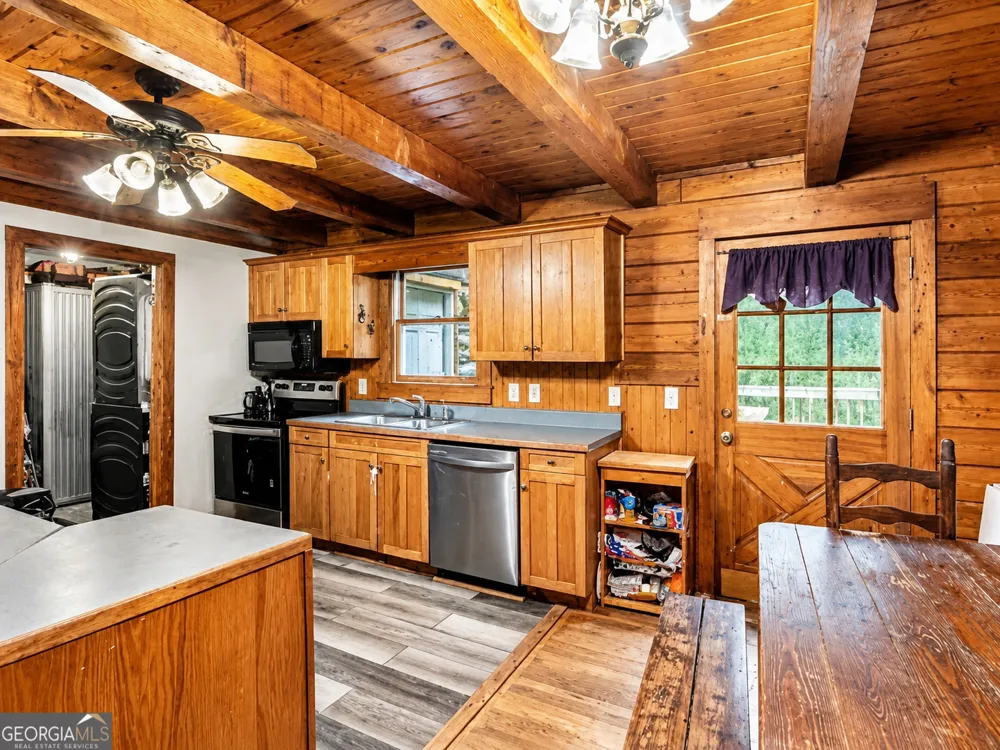 78 Pine DR Tallapoosa, GA 30176