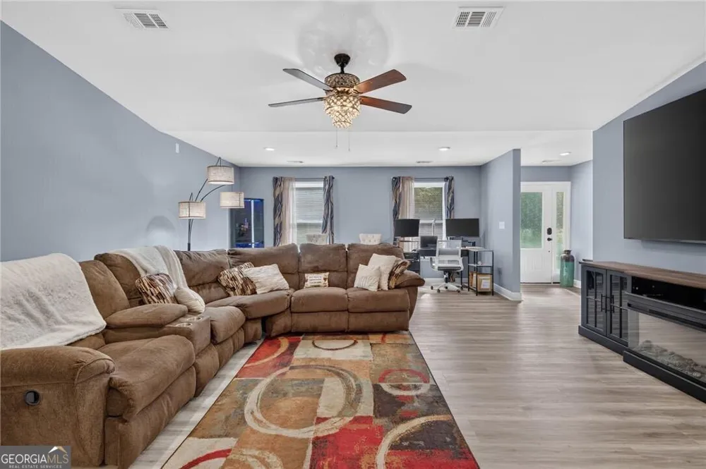 903 B Poplar ST Guyton, GA 31312