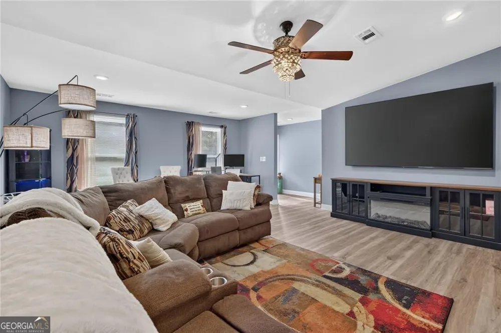 903 B Poplar ST Guyton, GA 31312