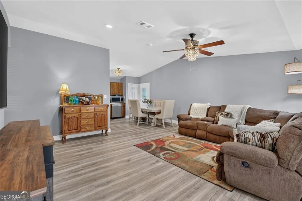 903 B Poplar ST Guyton, GA 31312