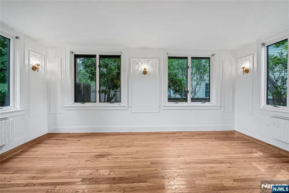 8 Harriot Avenue Harrington Park, NJ 07640