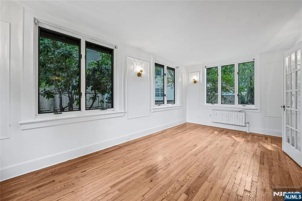 8 Harriot Avenue Harrington Park, NJ 07640
