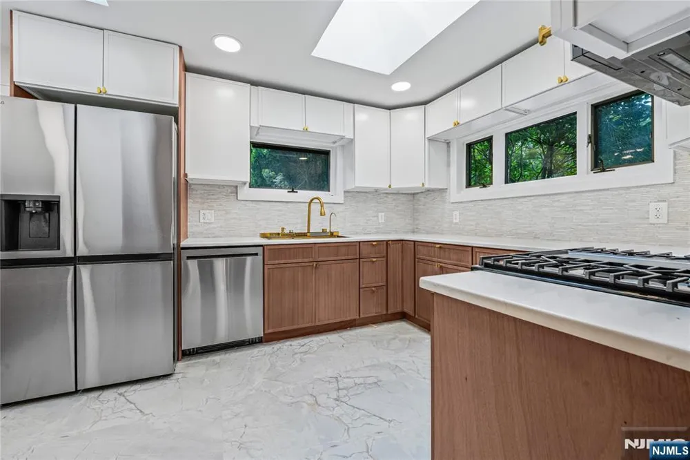 8 Harriot Avenue Harrington Park, NJ 07640
