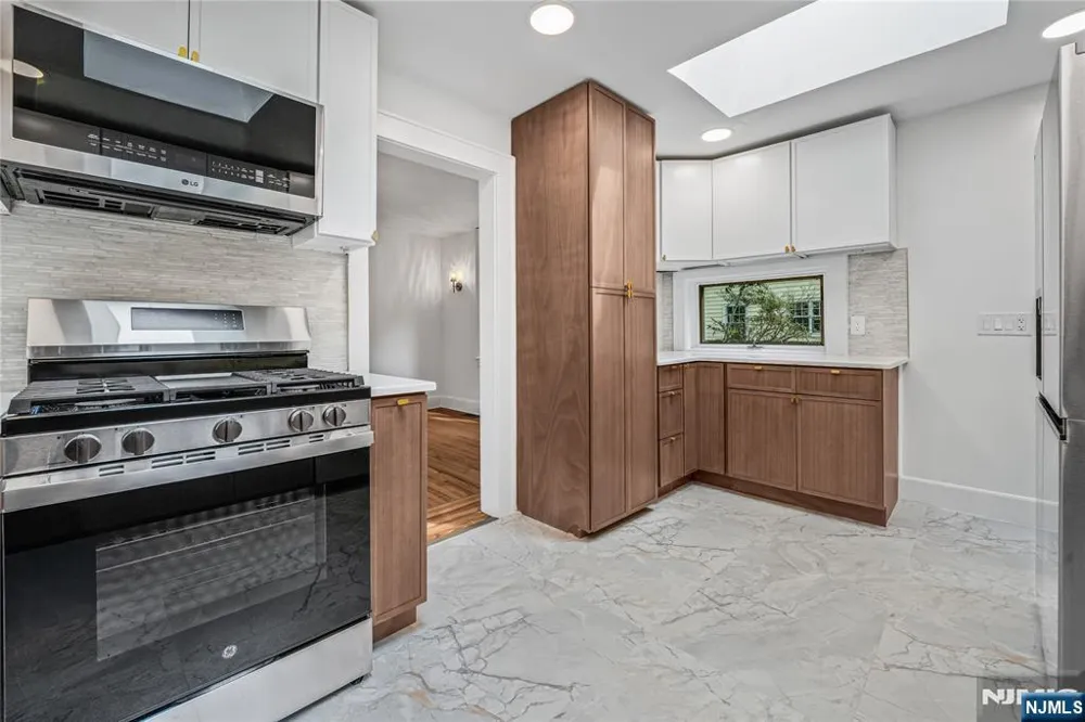 8 Harriot Avenue Harrington Park, NJ 07640