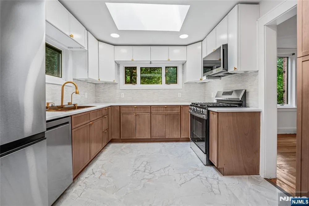 8 Harriot Avenue Harrington Park, NJ 07640