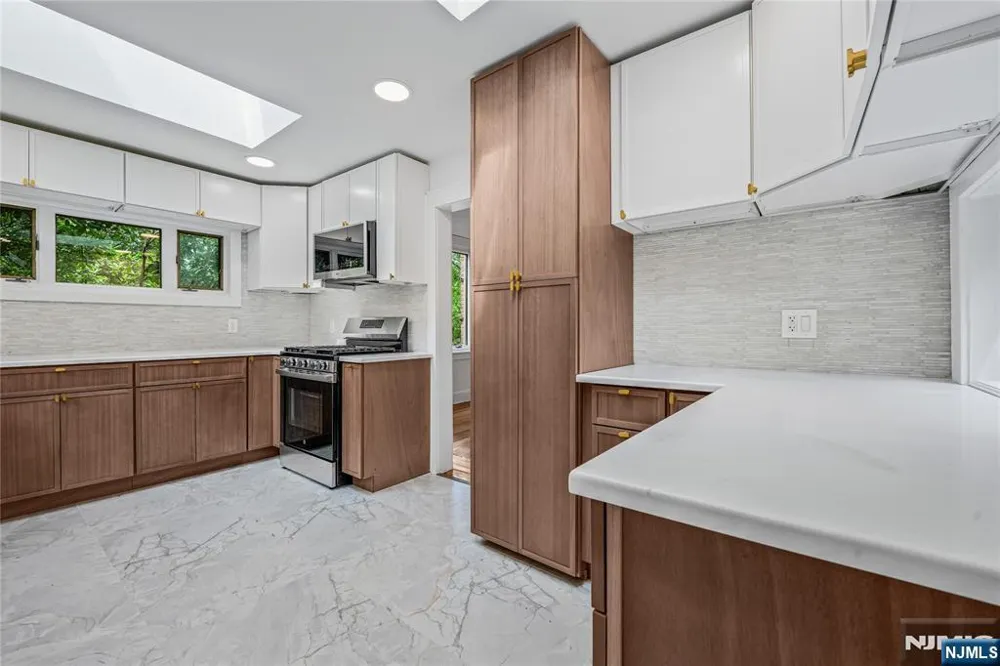 8 Harriot Avenue Harrington Park, NJ 07640