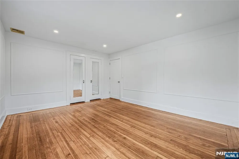 8 Harriot Avenue Harrington Park, NJ 07640