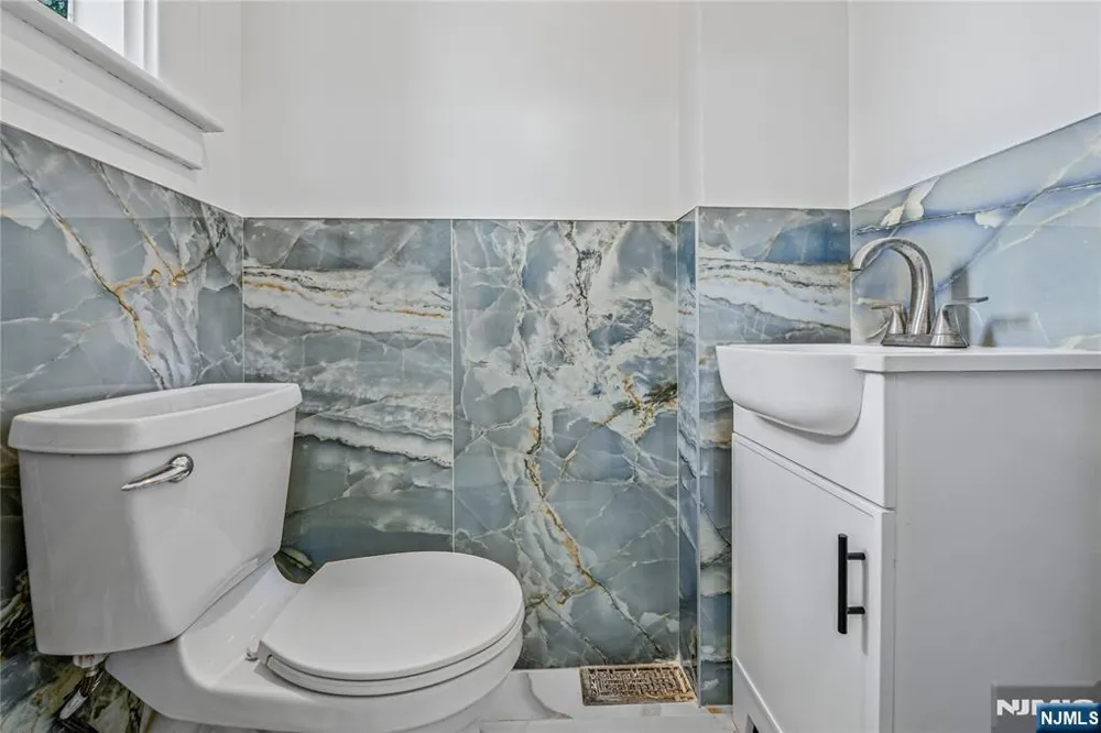 8 Harriot Avenue Harrington Park, NJ 07640