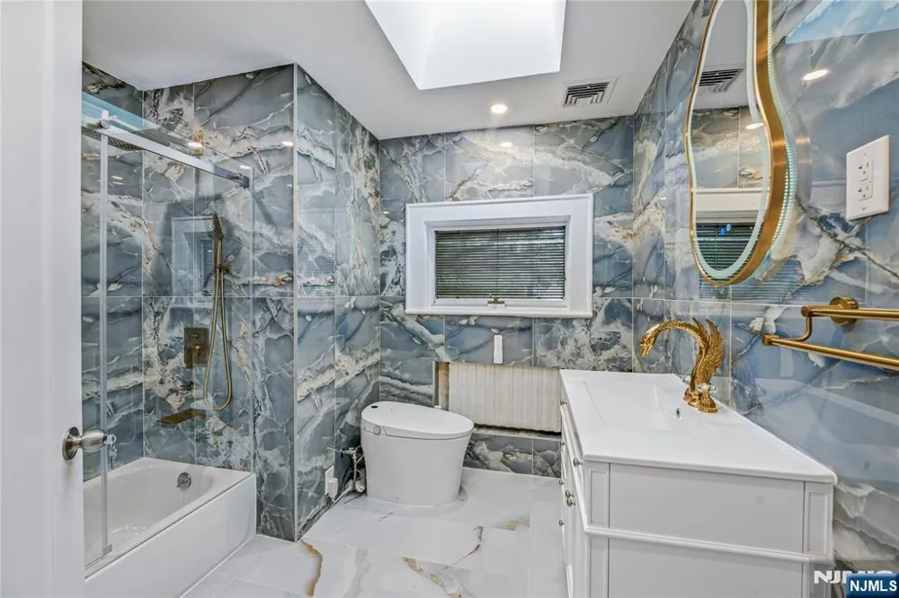 8 Harriot Avenue Harrington Park, NJ 07640