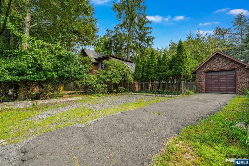 8 Harriot Avenue Harrington Park, NJ 07640