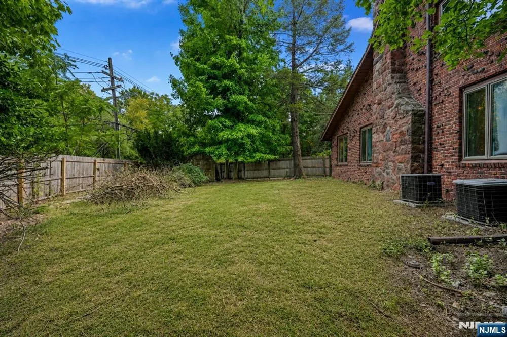 8 Harriot Avenue Harrington Park, NJ 07640
