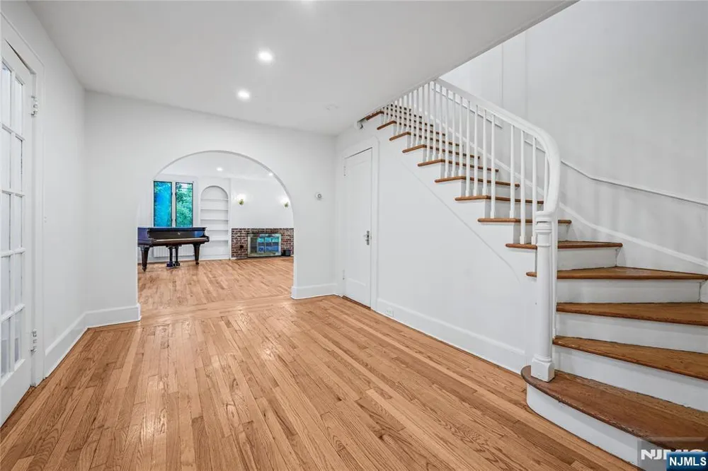 8 Harriot Avenue Harrington Park, NJ 07640