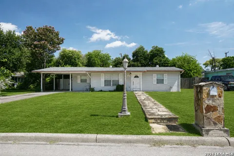 205 WEATHERCOCK LN