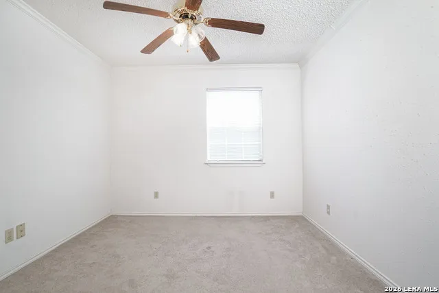 205 WEATHERCOCK LN Windcrest, TX 78239
