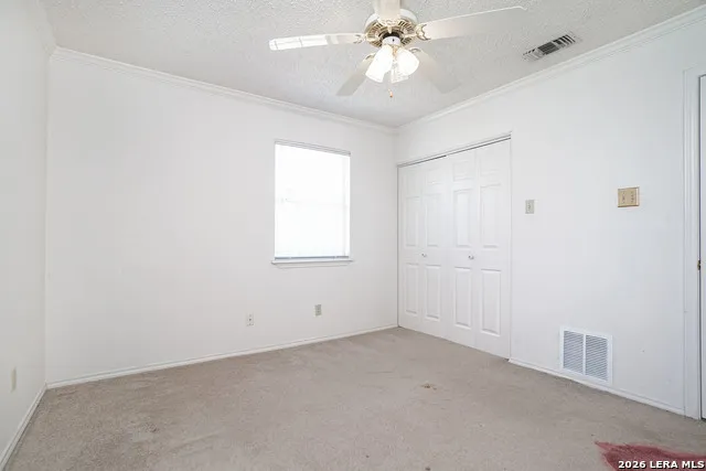 205 WEATHERCOCK LN Windcrest, TX 78239