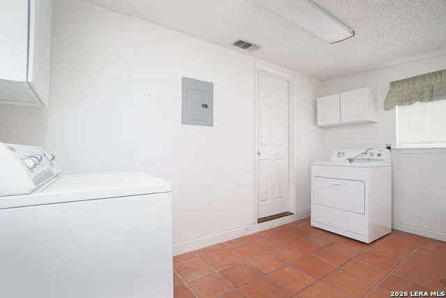 205 WEATHERCOCK LN Windcrest, TX 78239