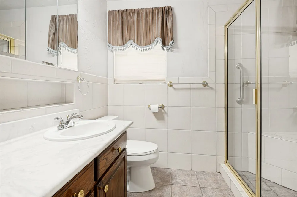 608 W Cheryl Avenue Hurst, TX 76053