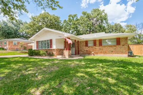 608 W Cheryl Avenue