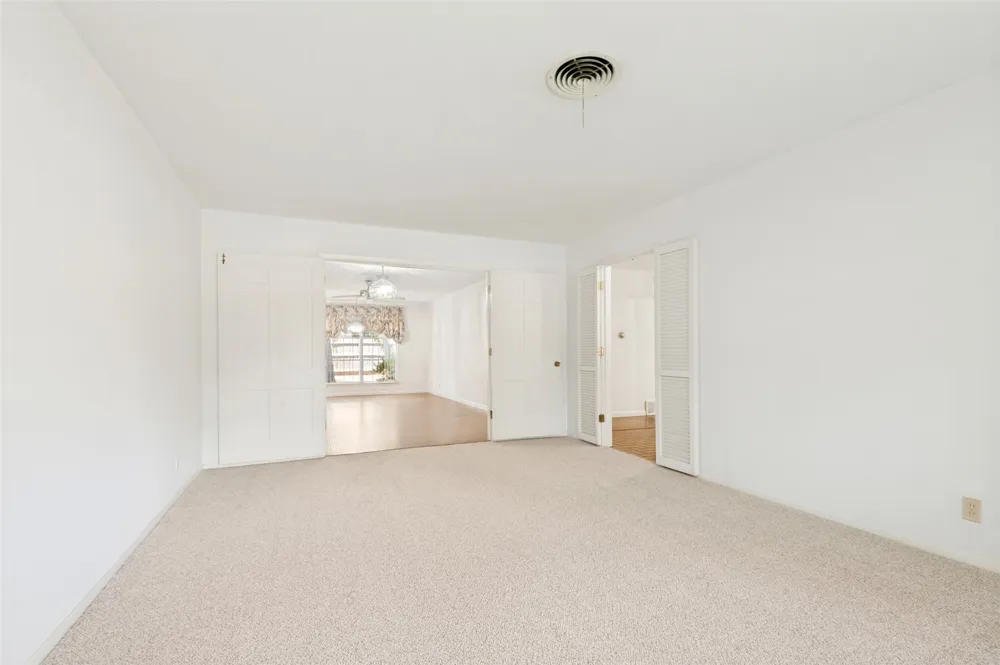 608 W Cheryl Avenue Hurst, TX 76053
