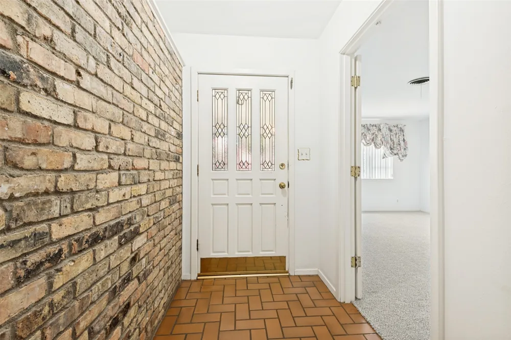 608 W Cheryl Avenue Hurst, TX 76053