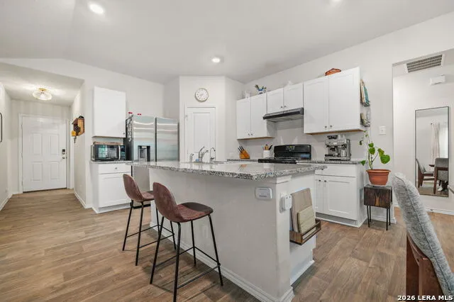 220 MIDDLE GREEN LOOP Floresville, TX 78114