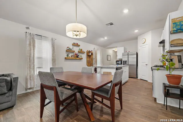 220 MIDDLE GREEN LOOP Floresville, TX 78114