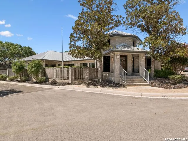 6122 Windy Knoll Windcrest, TX 78239