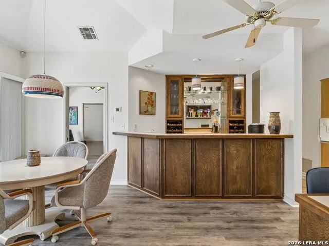 6122 Windy Knoll Windcrest, TX 78239