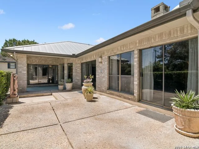 6122 Windy Knoll Windcrest, TX 78239